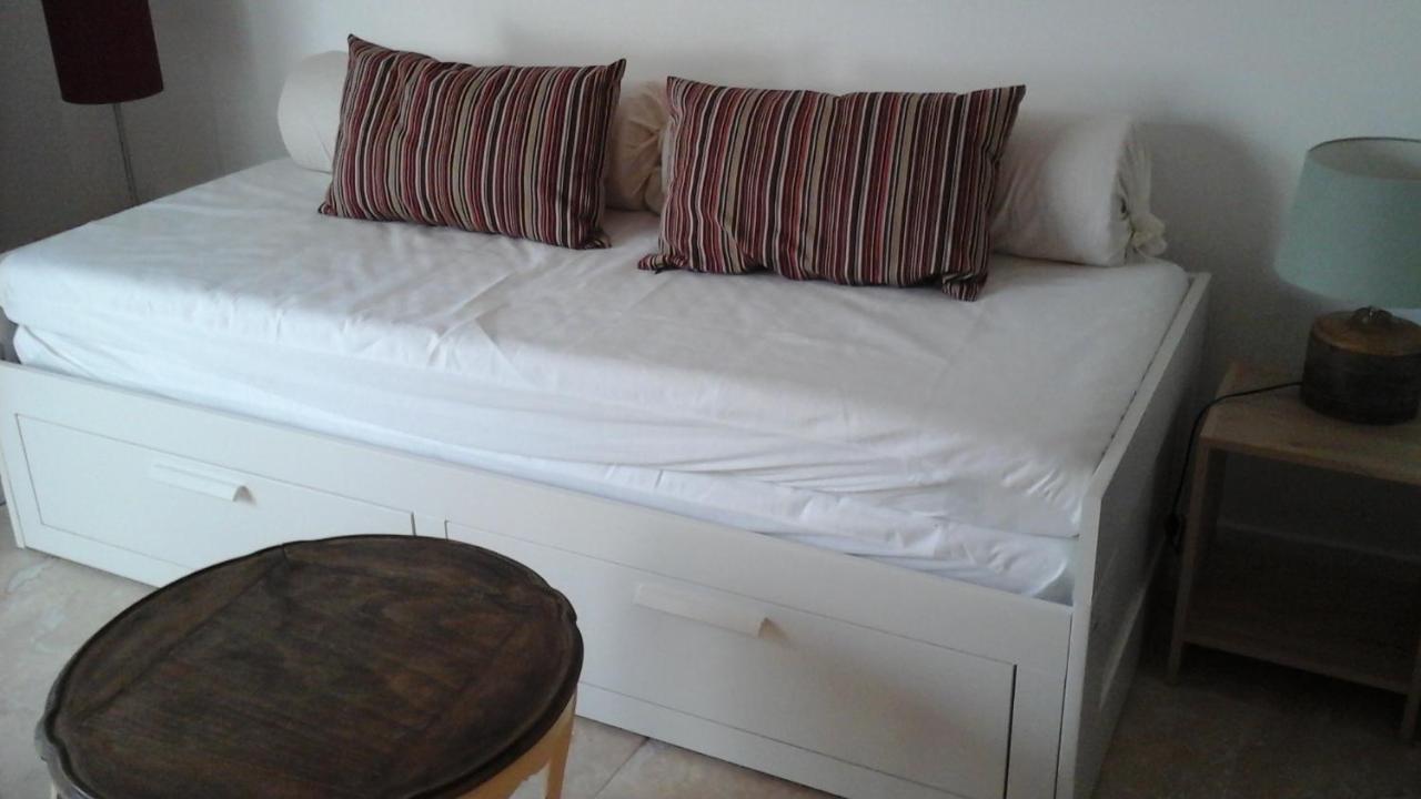 Kira Hotell Uzès Exteriör bild